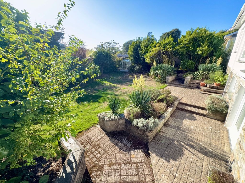 Property photo 2 of 36