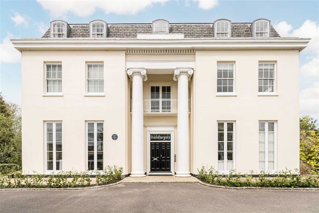 Property photo 1 of 6