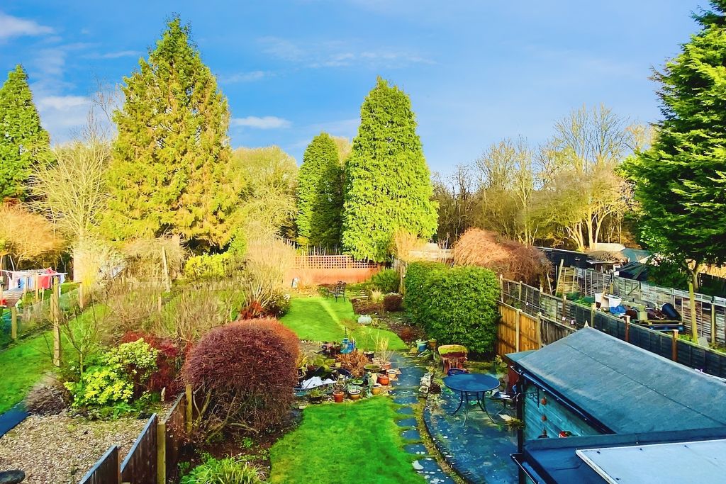 Property photo 2 of 28