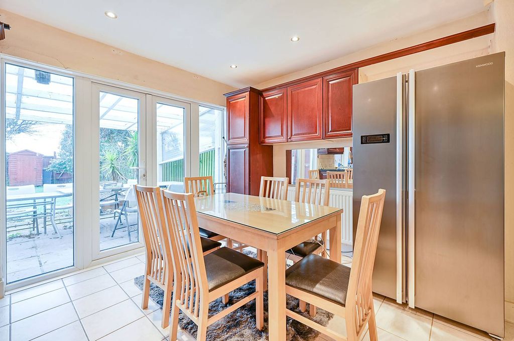 Property photo 3 of 16