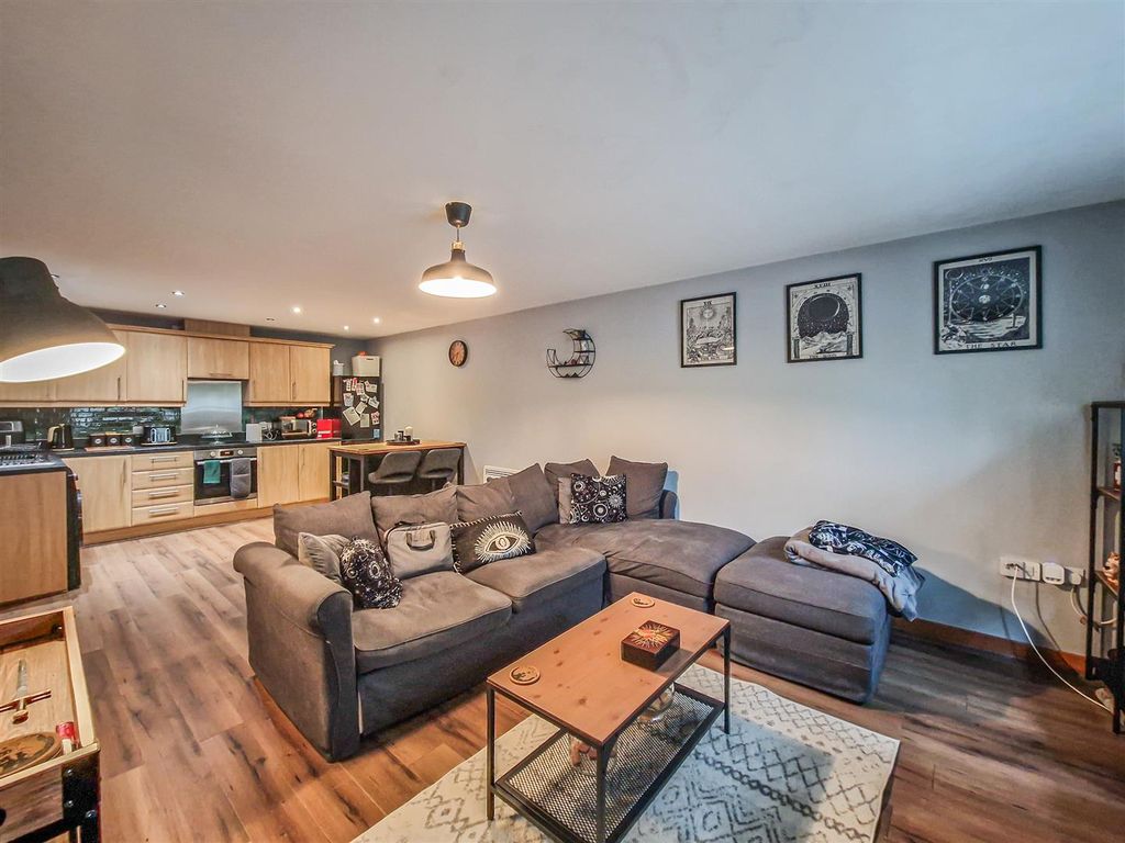 Property photo 1 of 10 Open Plan Space