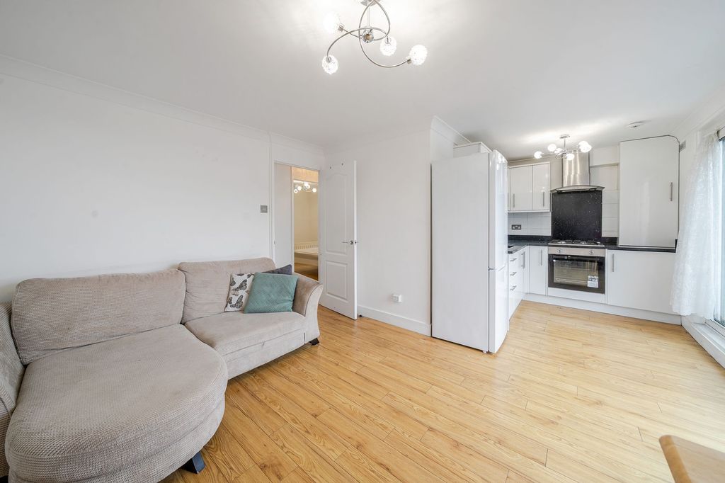 Property photo 3 of 10