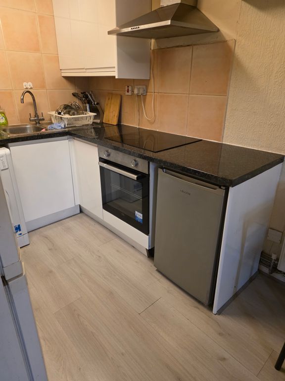 Property photo 1 of 16 Cover