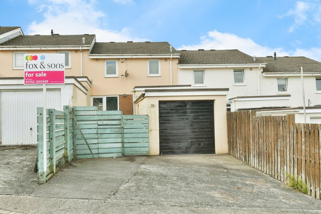 Property photo 1 of 19 Garage