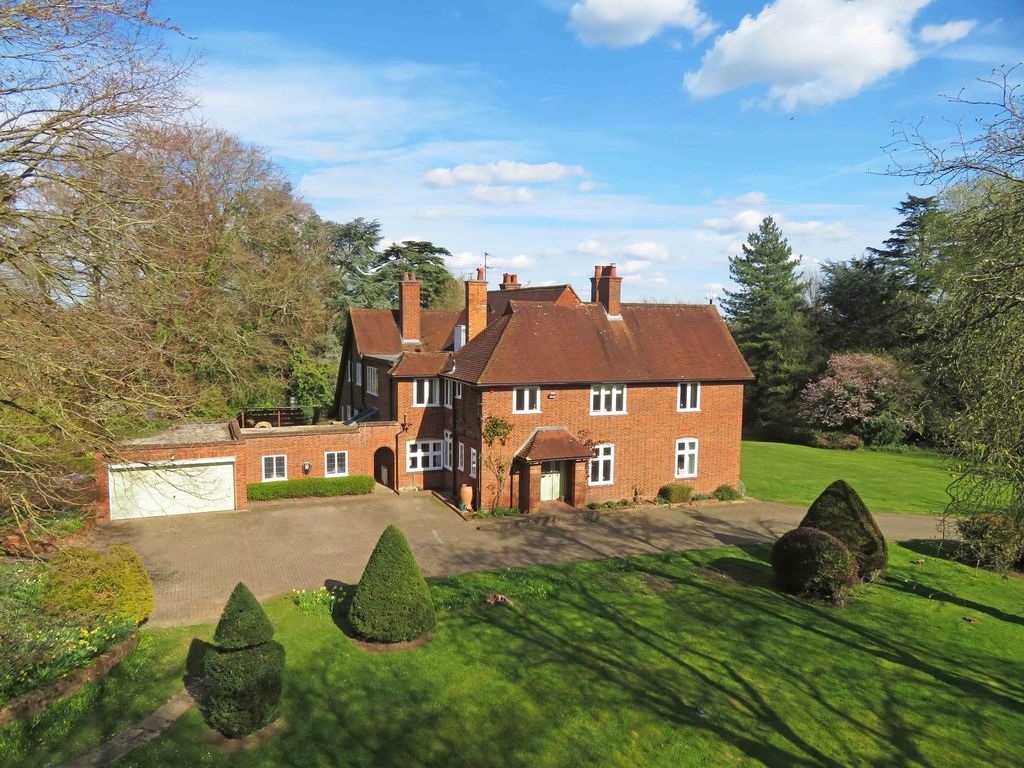 Property photo 1 of 28