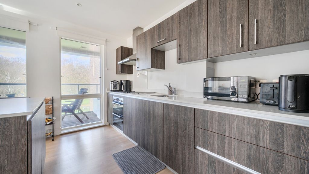 Property photo 2 of 21