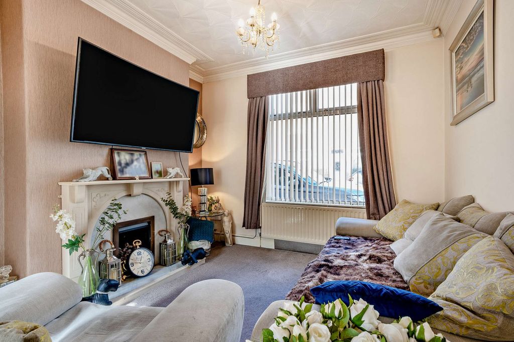 Property photo 2 of 23