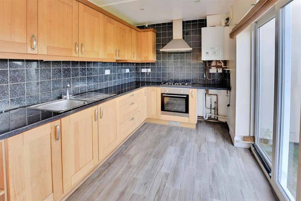 Property photo 2 of 8 4F8F78Ec-Uaqey62B8Fjarsq_Npghvbleun0.Jpg