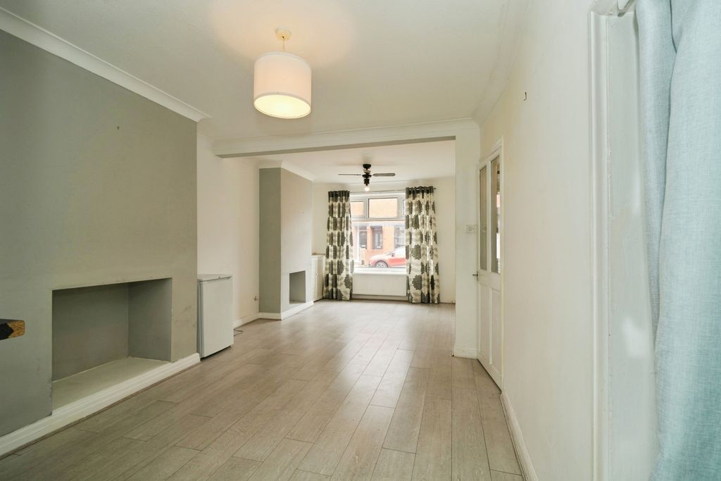 Property photo 1 of 15 Lounge/Dining Room