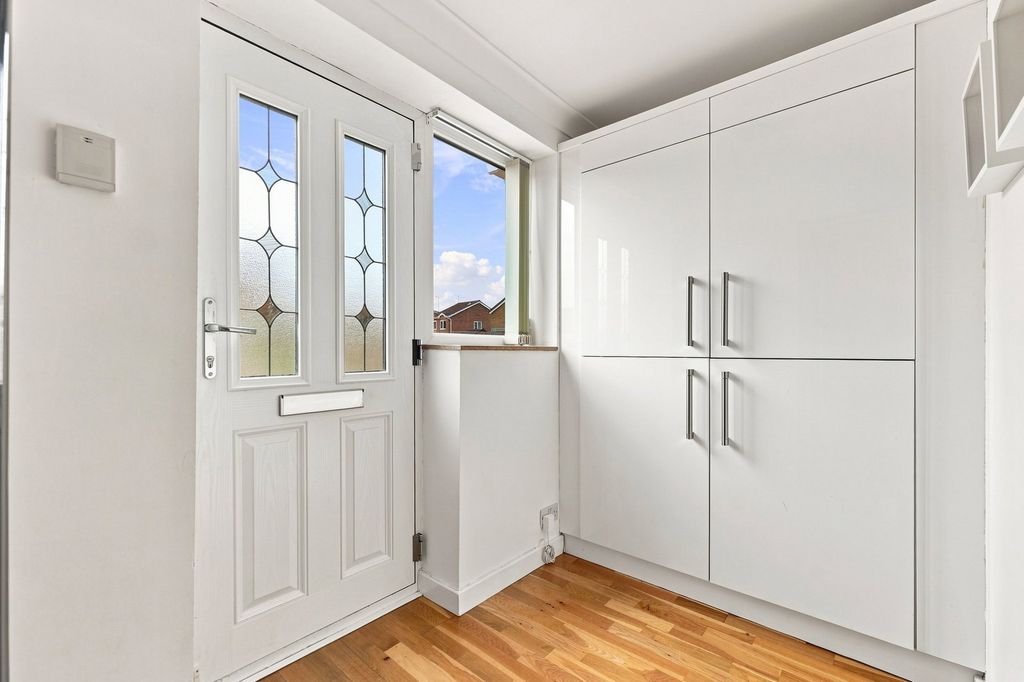 Property photo 2 of 37