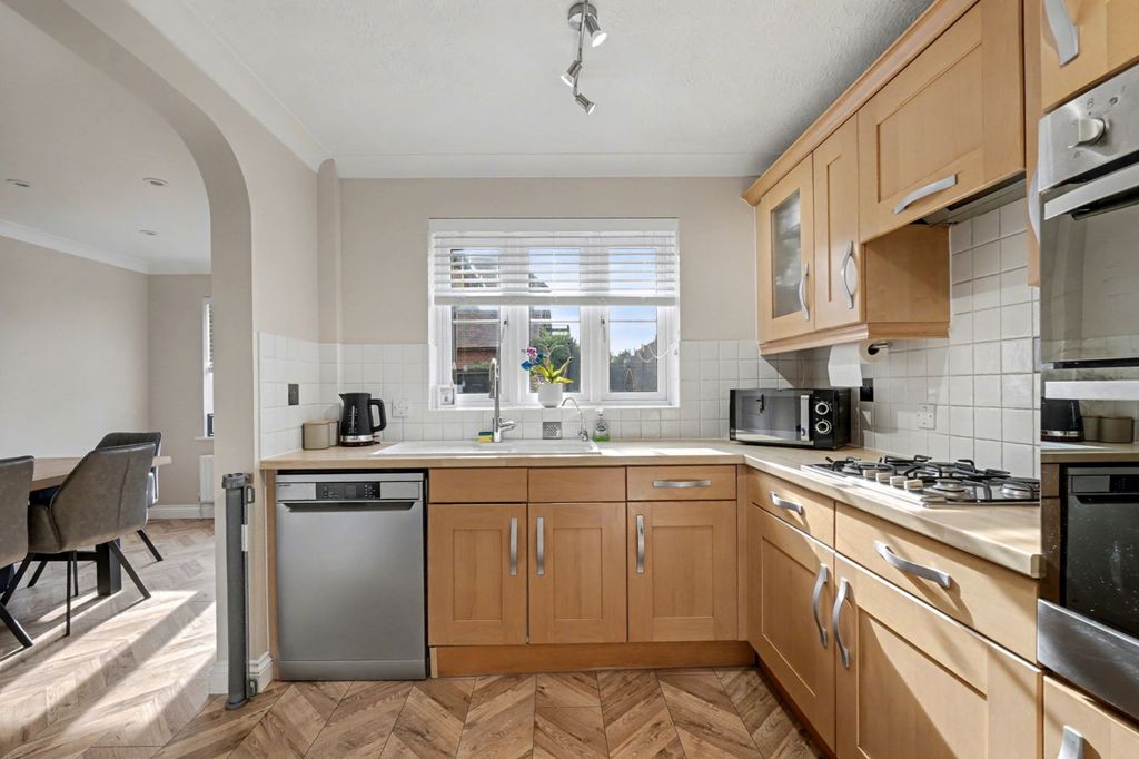 Property photo 3 of 30