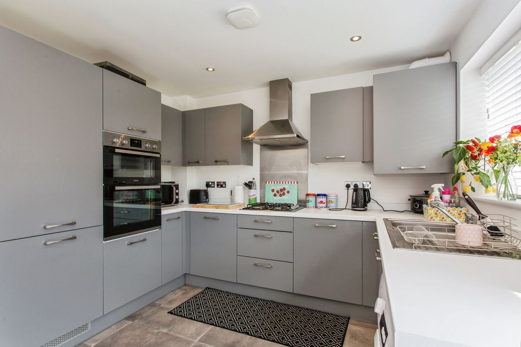Property photo 3 of 16 Kitchen Diner