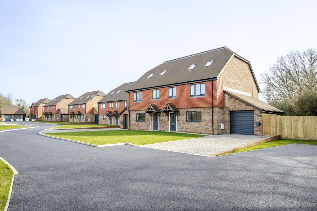 Property photo 1 of 23 Front (Exterior)