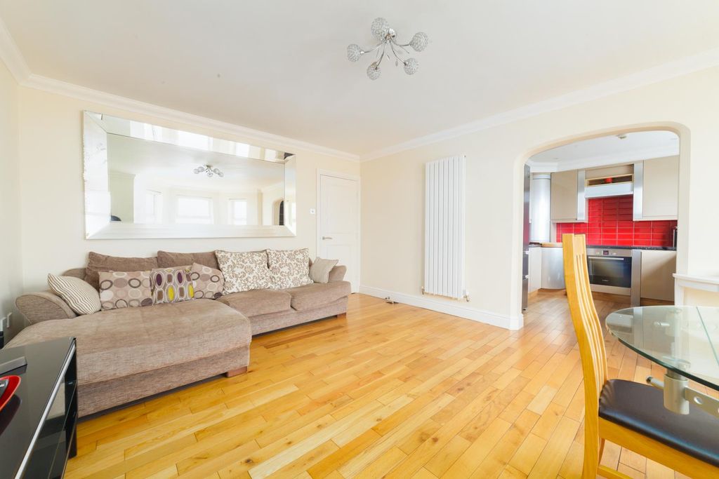 Property photo 2 of 9 46_Piccadillycourt-6.Jpg
