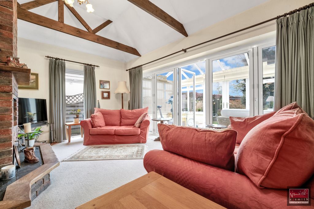 Property photo 2 of 18 Dsc00189