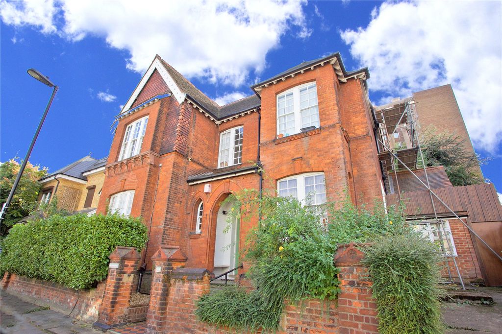 Property photo 1 of 8 Exterior