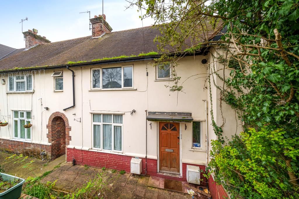 Property photo 1 of 10 Outside View