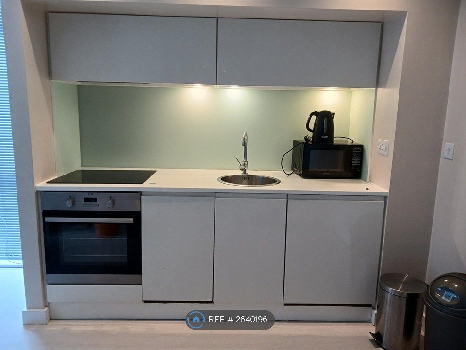 Property photo 2 of 9 Kitchen Area