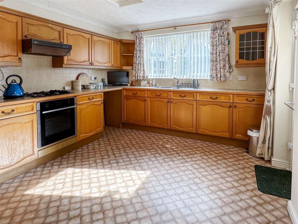 Property photo 3 of 19 Img_8925_1.Jpg