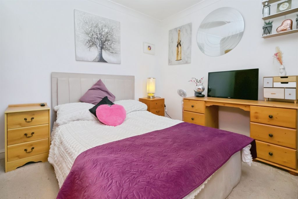 Property photo 3 of 18