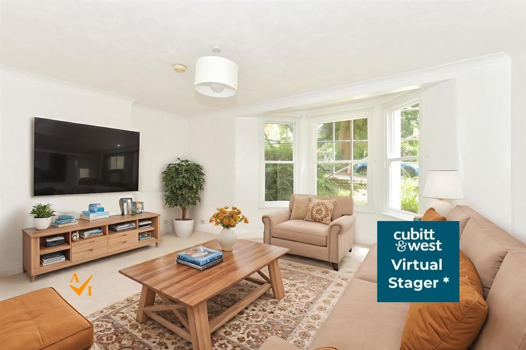 Property photo 3 of 10 Lounge (Contemporary Style)
