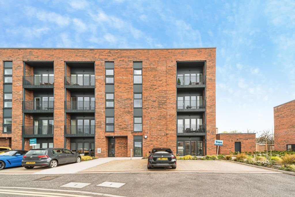 Property photo 1 of 14 External