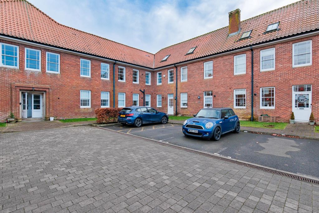 Property photo 1 of 41