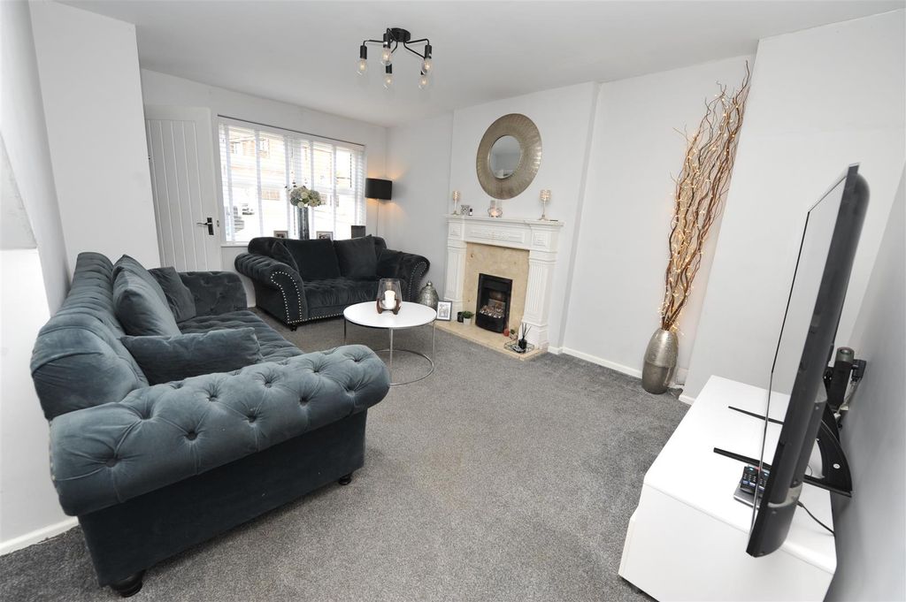 Property photo 2 of 23