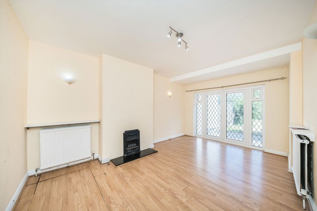Property photo 2 of 8