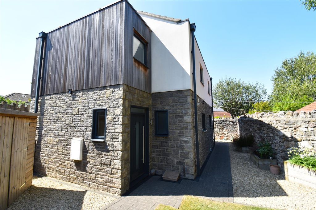 Property photo 1 of 22