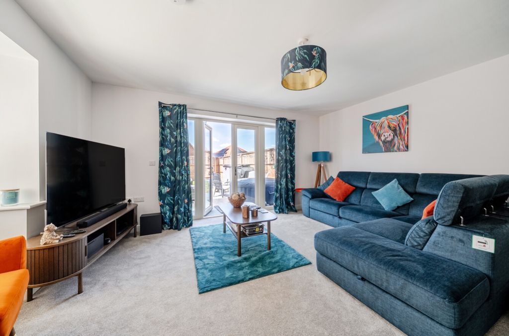 Property photo 2 of 28 1493956-13-6A5E259F672Fa