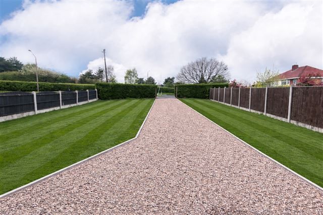 Property photo 2 of 20 Driveway