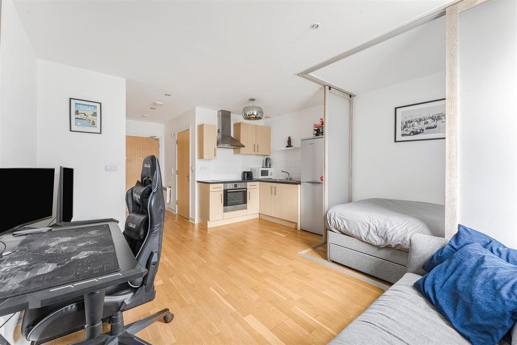 Property photo 2 of 8 1.Jpg