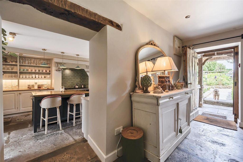 Property photo 3 of 37 Boot Room