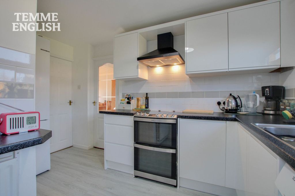 Property photo 3 of 26