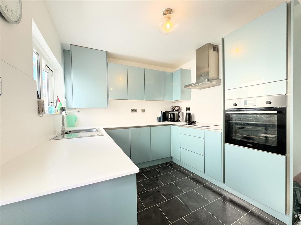 Property photo 2 of 26 Kitchen