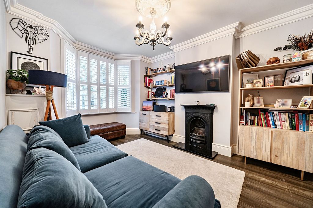 Property photo 2 of 17