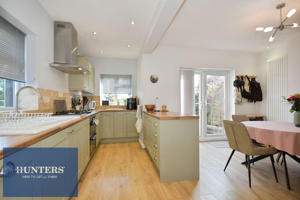 Property photo 1 of 16 Kitchen.Jpg