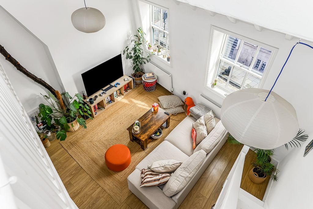 Property photo 2 of 10