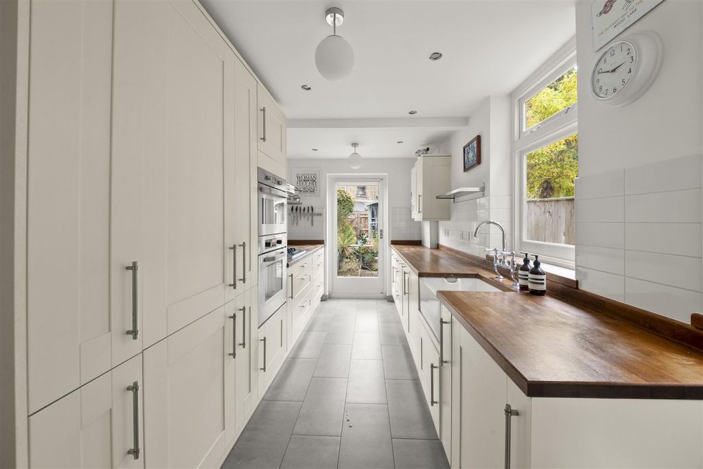 Property photo 3 of 25