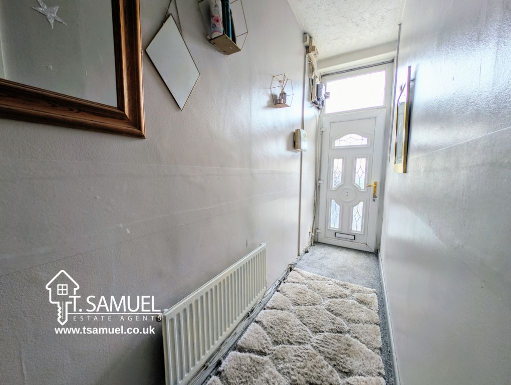 Property photo 2 of 22 Hallway