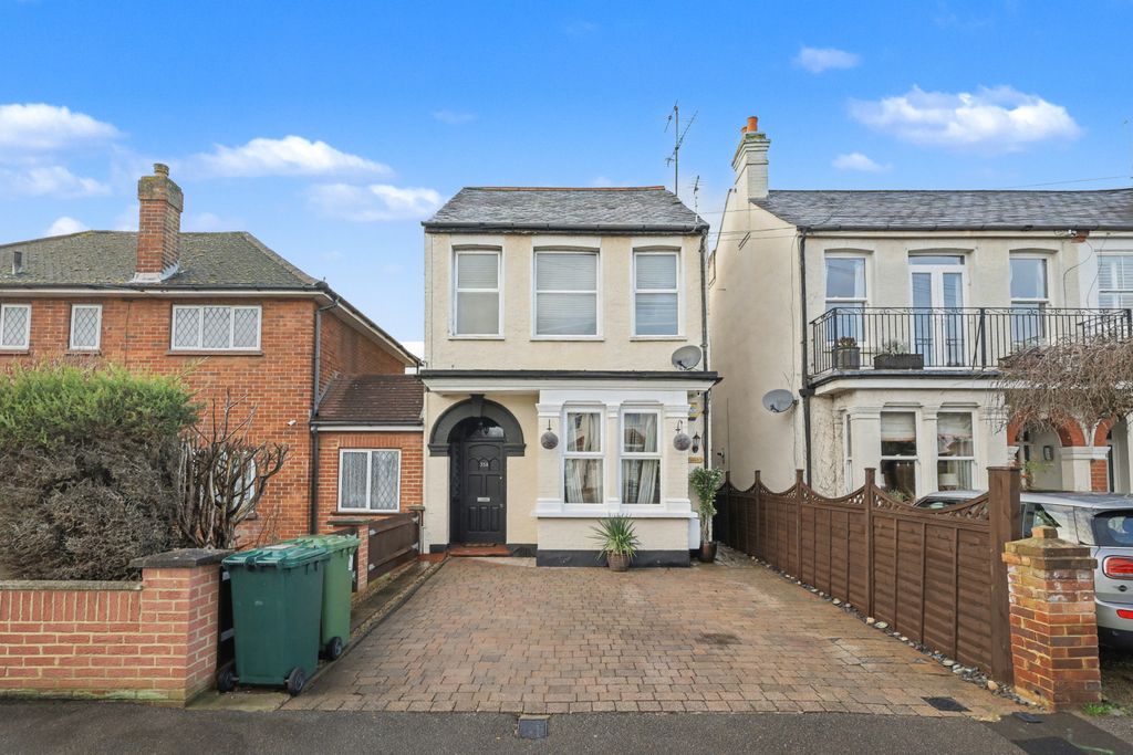 Property photo 1 of 26 35A Thetford Road, Ashford, Middlesex, Tw15 3Bw