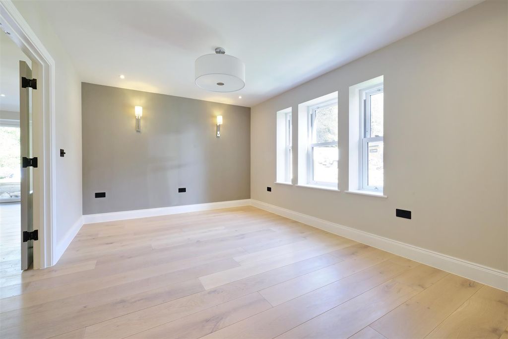Property photo 2 of 13 No.6-Paddockgrove-Apr26-8424.Jpg