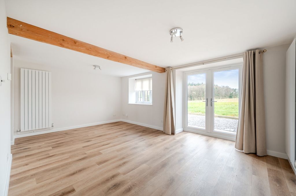 Property photo 3 of 12 1434196-14-69c269...