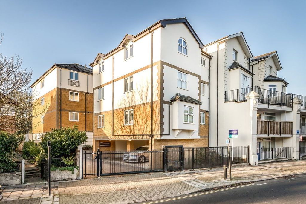 Property photo 1 of 5