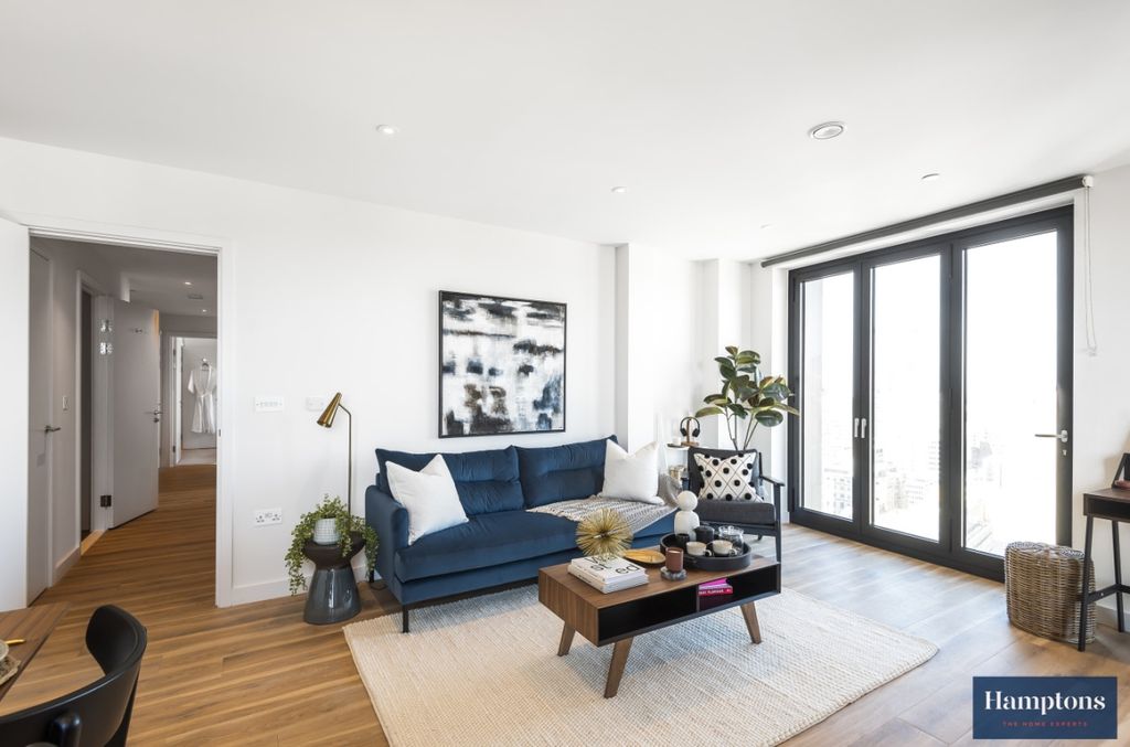 Property photo 3 of 15 2102A (8)