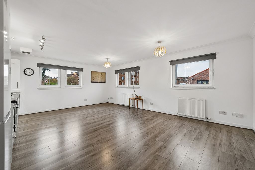 Property photo 2 of 13 Picture No. 03