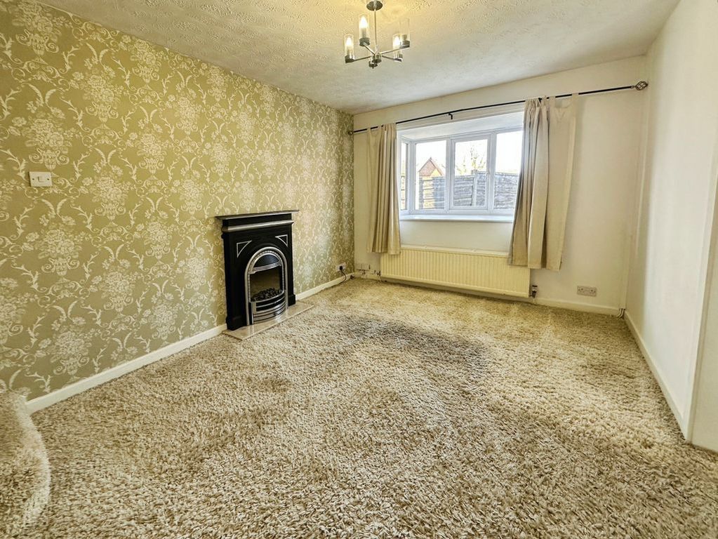 Property photo 3 of 9 Photo 8