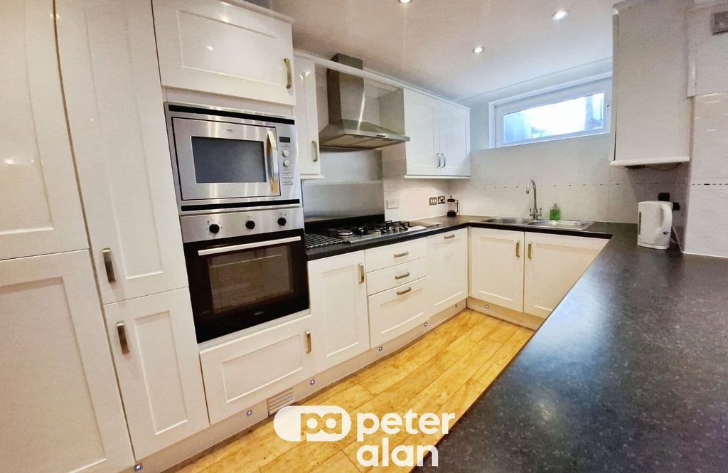 Property photo 2 of 22 Balcony