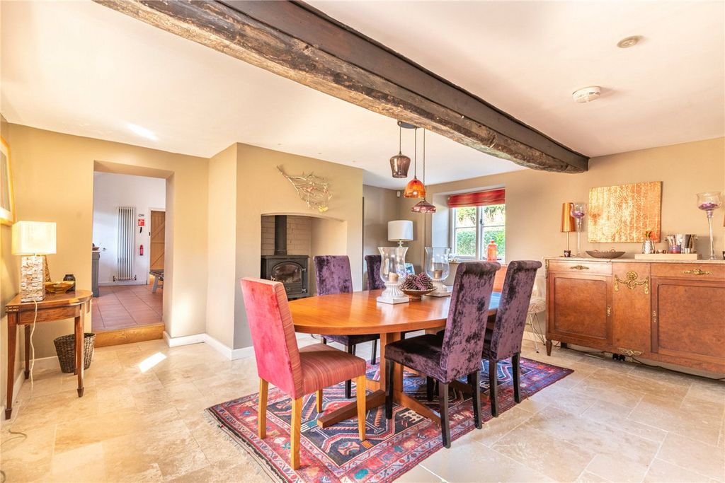 Property photo 3 of 21